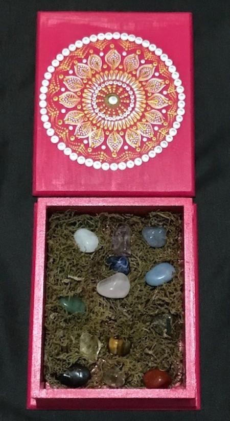 0013-Caixa Mandala Rosa e 12 Cristais de Poder