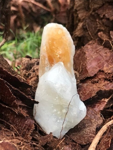 0058-Pedra Bruta Quartzo Branco com Citrino e Arco Iris-Iluminação Superior , Sucesso Pessoal e Prosperidade