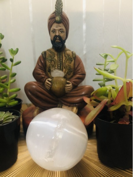 094-Bola de Cristal de Selenita com Catedral –Limpeza  e Desbloqueio Energético,Consciência Angélica, Transmutação, Equílibrio Emocional e Conhecimento Divino  -ESGOTADA - Image 2