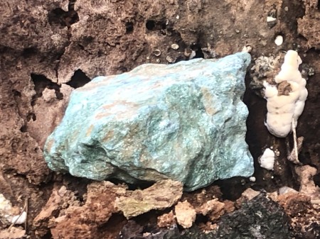 110-Fuchsita –Pedra do Equilíbrio Emocional, Leveza para a Vida, Foco, Empatia, Conexão com o Divino e com a Natureza , Amor Incondicional, Amor Universal & Respeito as Diversidades