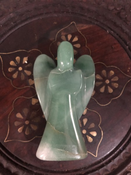 141-Anjo de Cristal de Quartzo Verde-Atraí prosperidade e fartura, Fortalece o metabolismo, Protege contra vampiros energéticos, Equilíbra emoções, Energiza os ambientes , Unifica opostos
