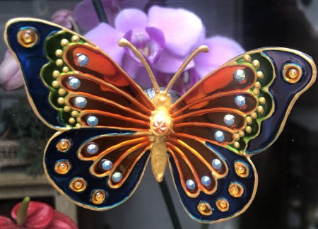 151-Borboleta feita a mão com Técnica de Vitral com Ventosa -Transmutação, Superação, Amadurecimento, Renascimento e Alegria  