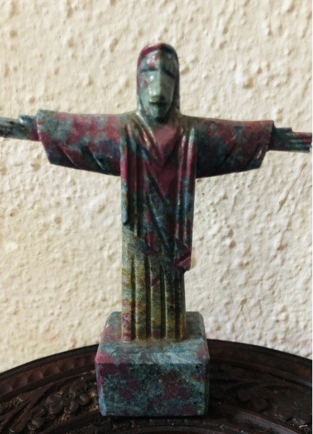 167-Jesus Cristo em Cianita Verde Azulada com Rubi –Conexão com a Fé e Eu Superior, Mediúnidade , Acesso Registros Vidas Passadas, Proteção, Calma, Clareza, Paixão, Alegria pela vida, Desbloqueio Energético, Abundância, Prosperidade, Vitalidade e Energização