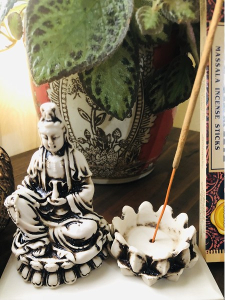 186-Kit Incensário Guan Yin ou Kuan Yin para Incensos Vareta com Caixa de Incenso Nag Champ Massala Made India -07 varetas-Energia da Geração, Misericórdia, Perdão, Feminino, Maternidade, Sabedoria , Proteção, Iluminaçao e Milagres. - Image 3